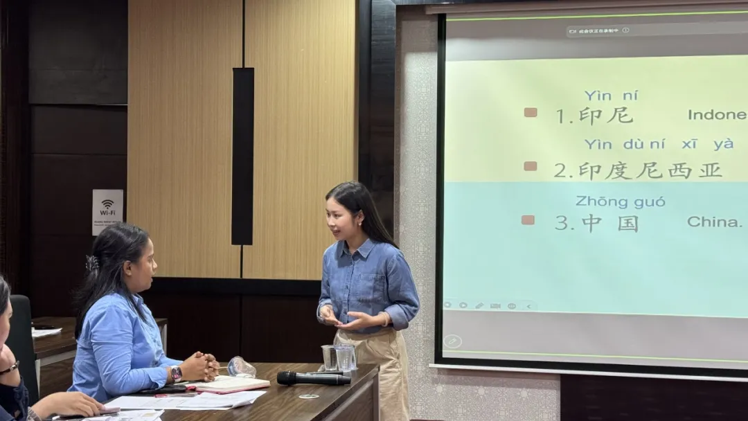 塞尔维亚诺维萨德大学孔子学院中方院长在塞尔维亚国民议会举办中国文化讲座2 图片